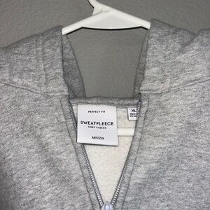 Aritzia zip up